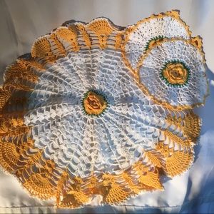 Beautiful vintage doily table set.